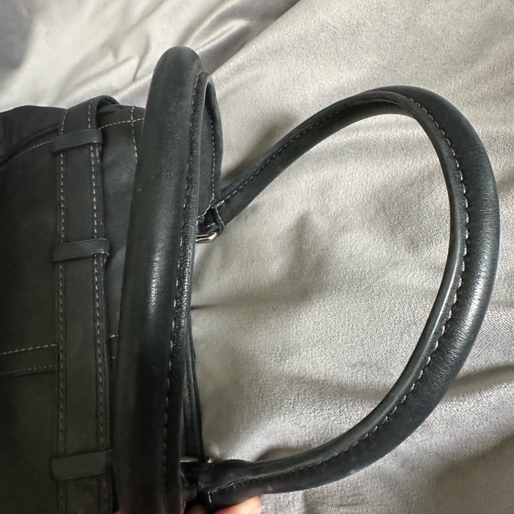 Coach Small Shoulder Bag • Black Leather • Y2K Vintage Style Purse - Picture 9 of 15